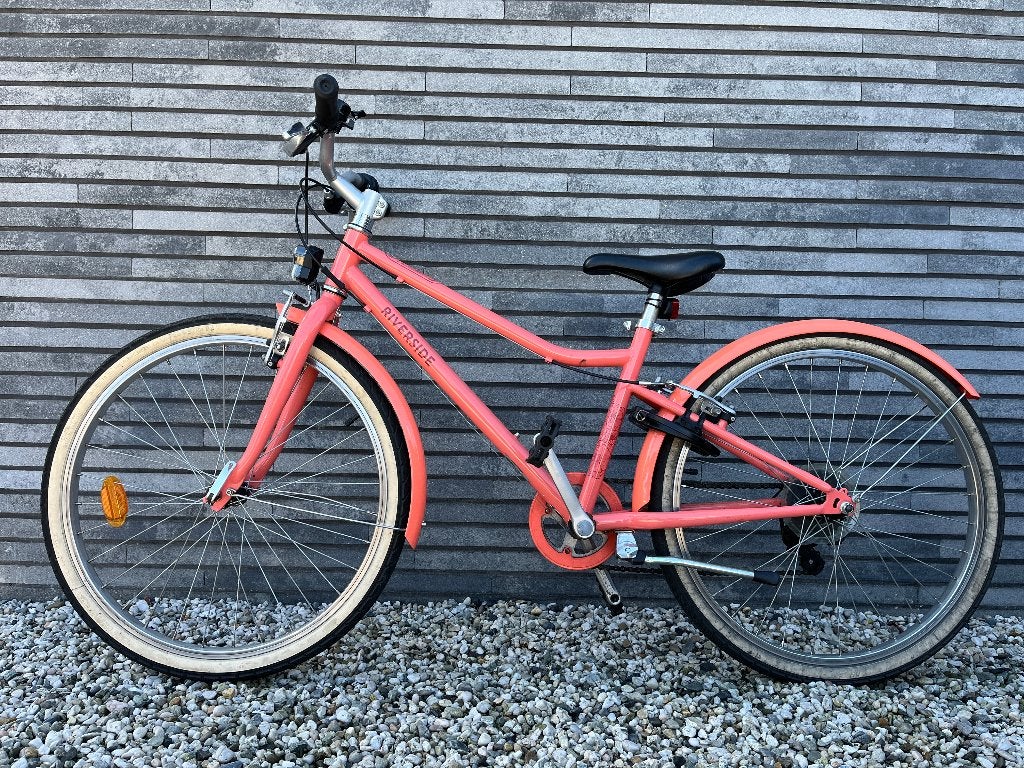 Mooie fiets Riverside 500, kleur koraal, Ophalen, 20 inch of meer, Velgrem, Zo goed als nieuw