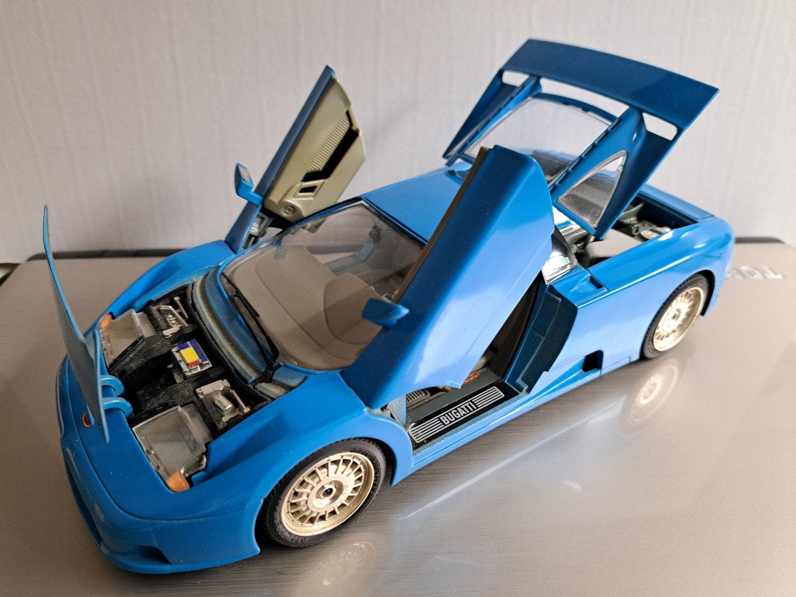 Bugatti EB110, Bburago 1:18, onbespeeld, Ophalen of Verzenden, Zo goed als nieuw, Bburago