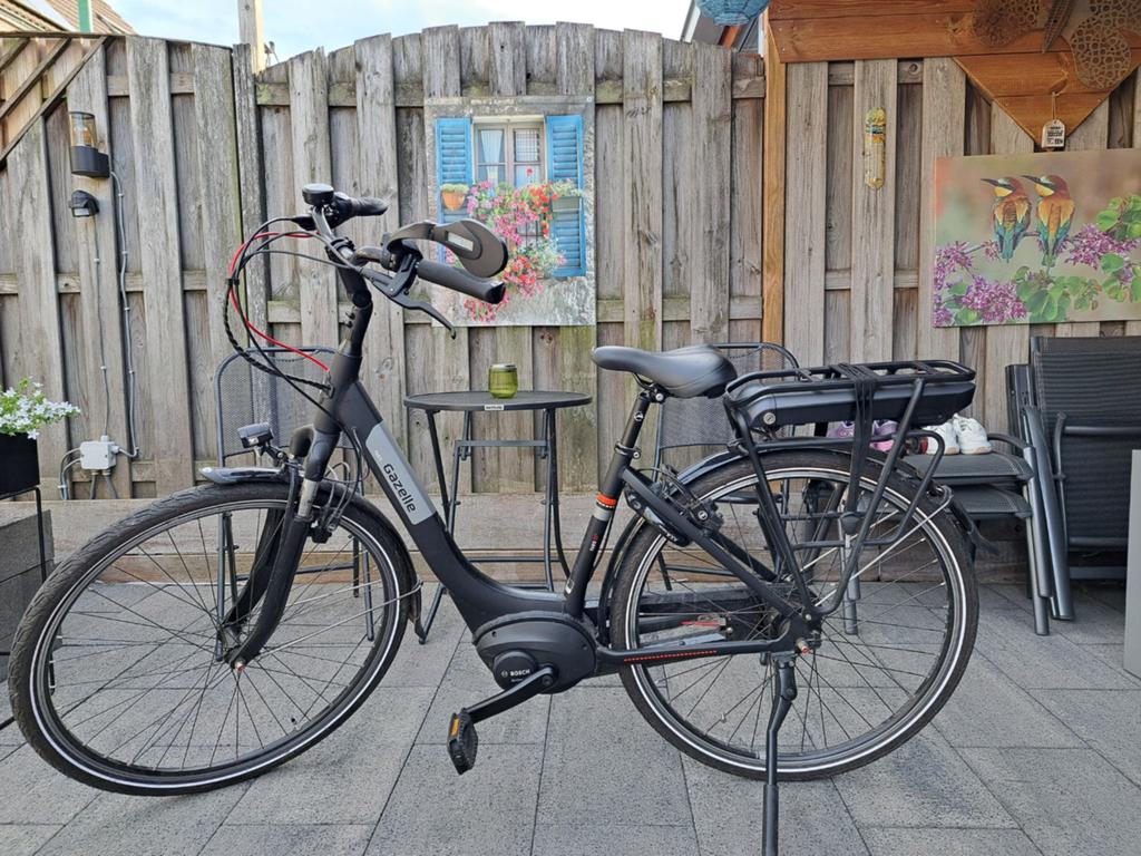 Gazelle Paris E-bike - 47cm frame, 4700km, 2 jaar oud, Fietsen en Brommers, Elektrische fietsen, Ophalen, Gebruikt, 47 tot 51 cm
