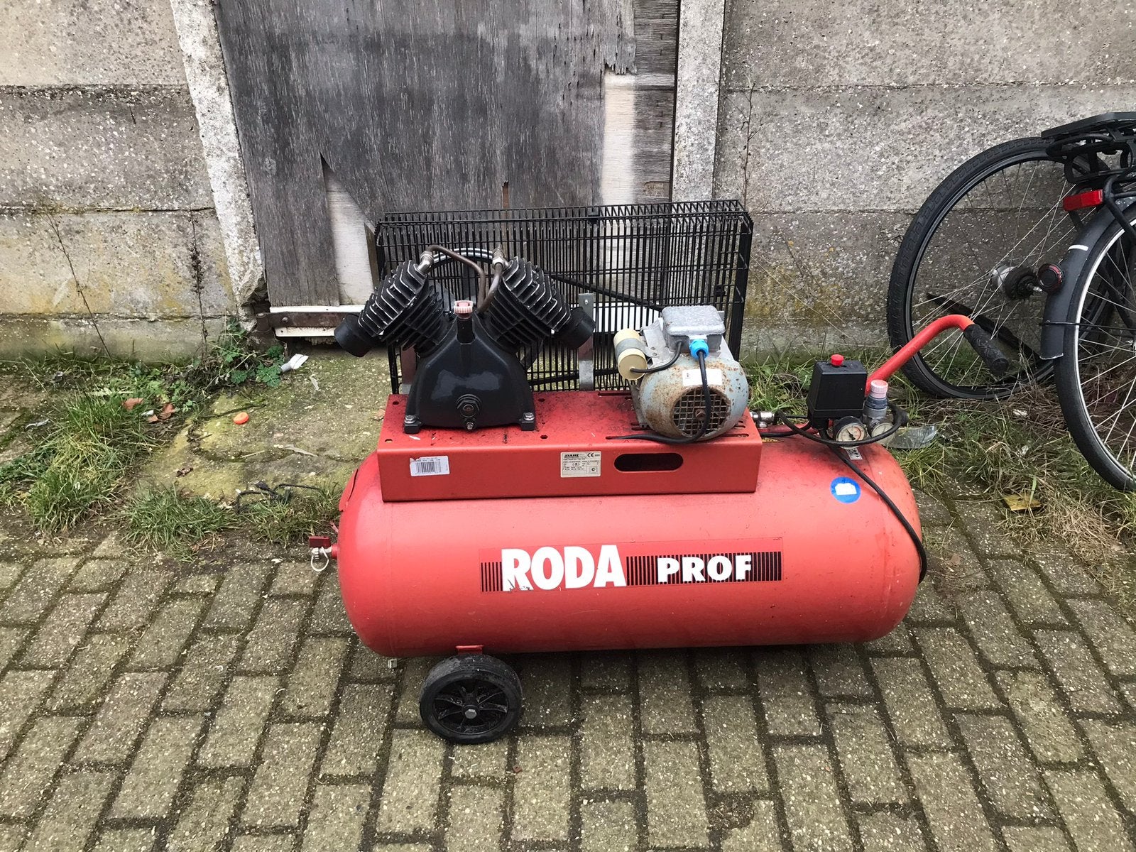 100 liter compressor voor onderdelen, Ophalen, Gebruikt, Minder dan 200 liter/min, Mobiel