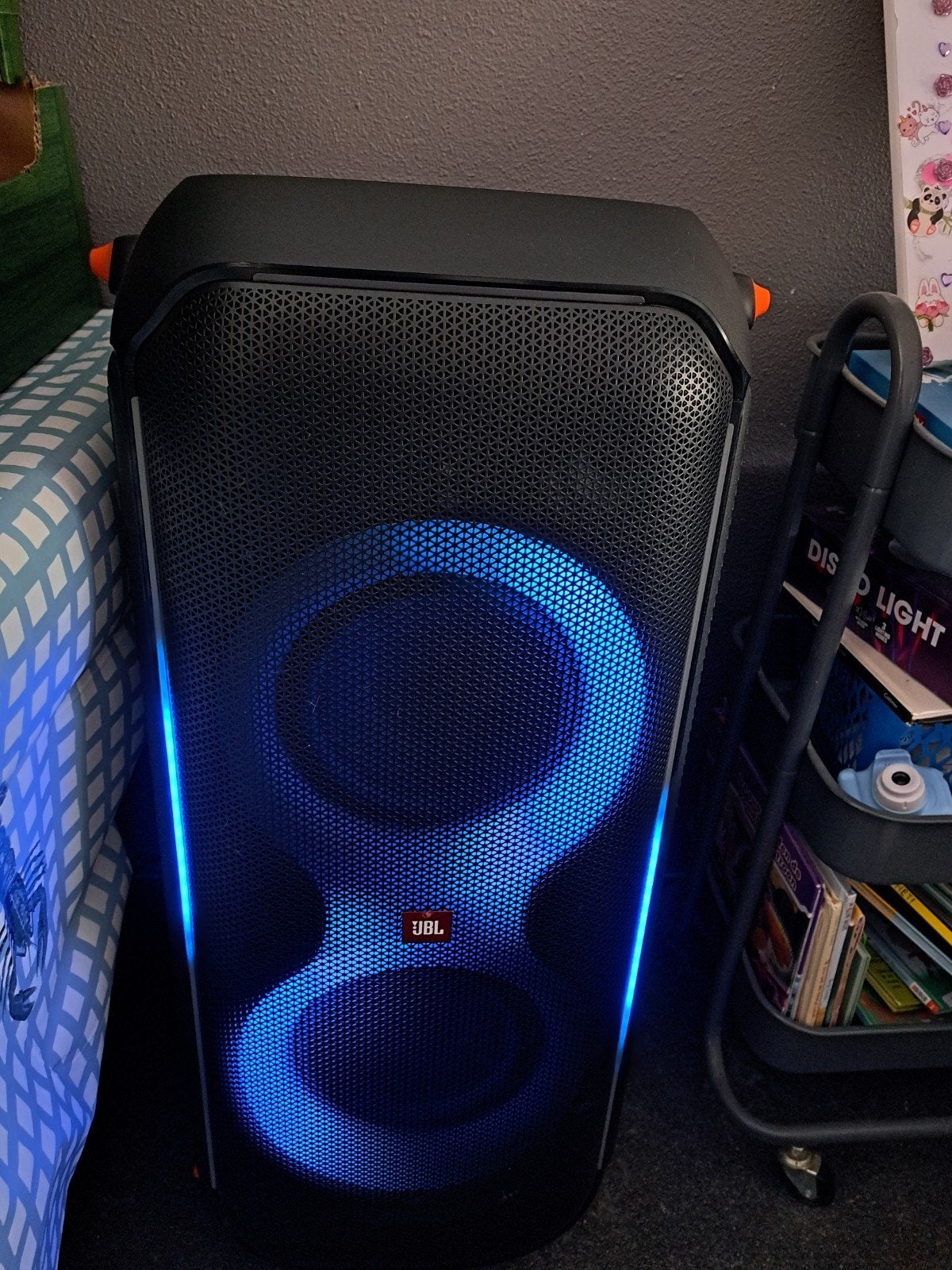 JBL Partybox 710 - Krachtige Party Speaker met Lichteffecten, Audio, Tv en Foto, Luidsprekers, 150 watt of meer, JBL, Party speaker