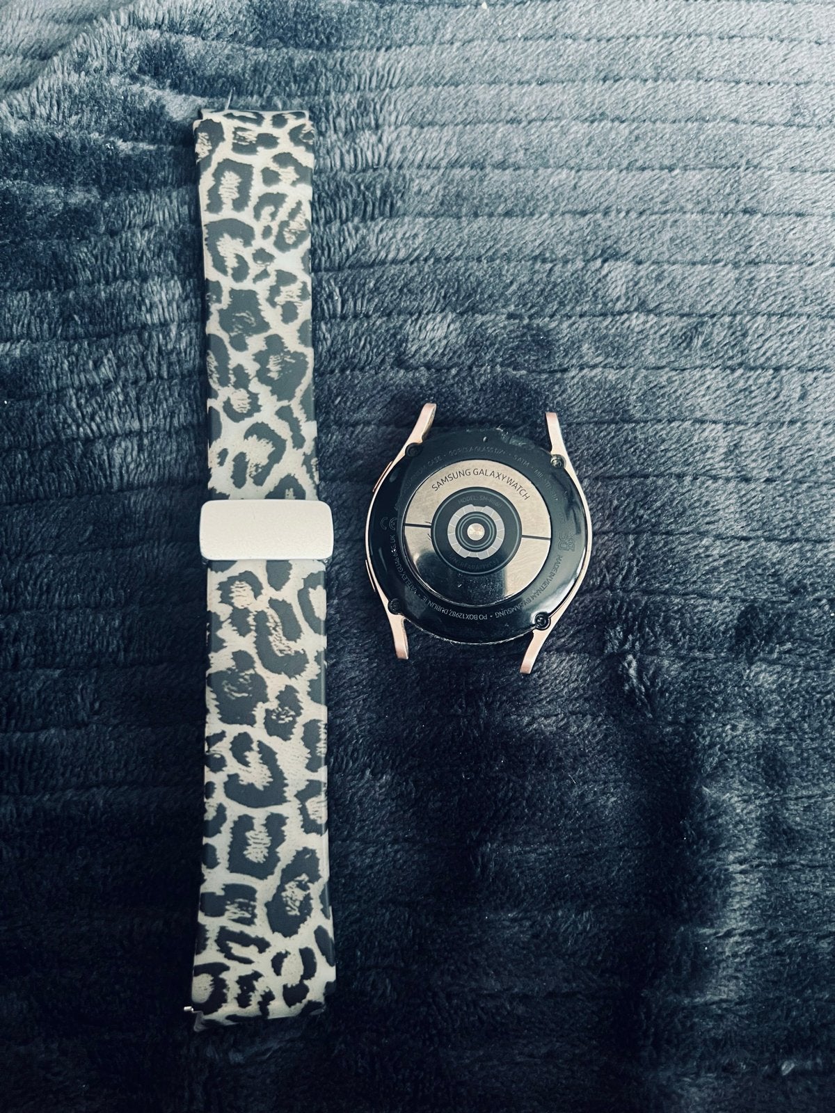 Samsung Galaxy Watch 4 40mm - Zilver/Roze met extra bandje, Ophalen of Verzenden, Waterdicht, Afstand, Gebruikt