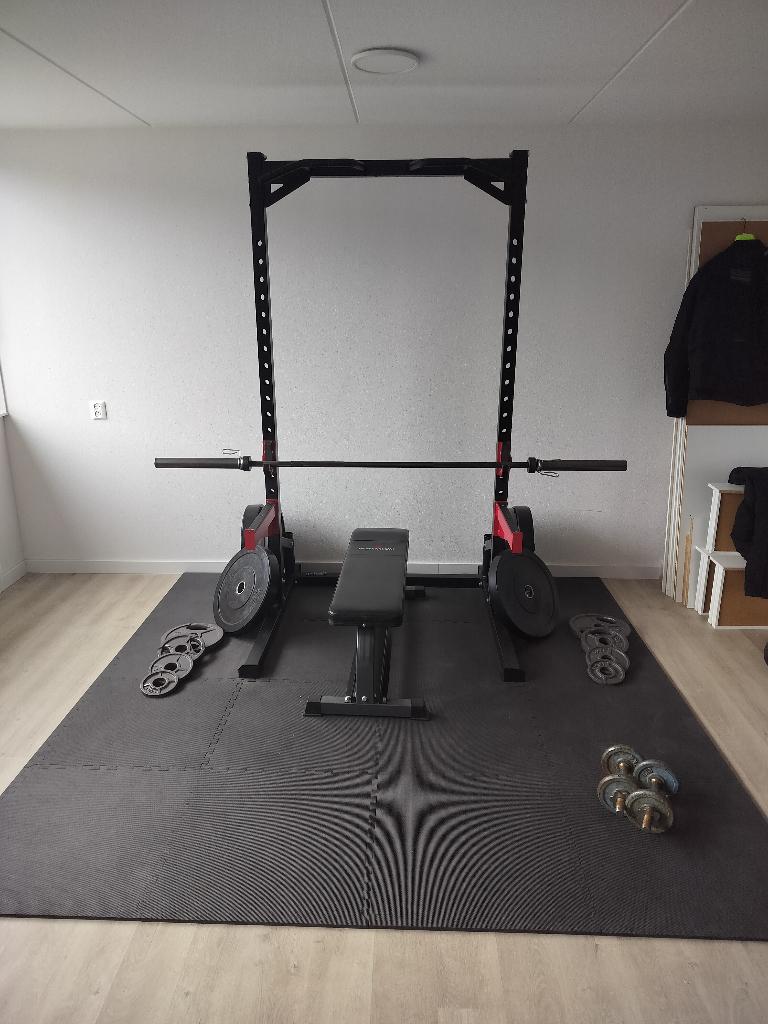Squatrek + bench + barbell + 187,5kg schijven, Ophalen, Zo goed als nieuw, Metaal, Krachtstation