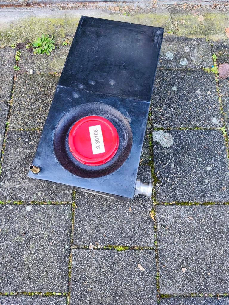 Watertank, Ophalen, Zo goed als nieuw