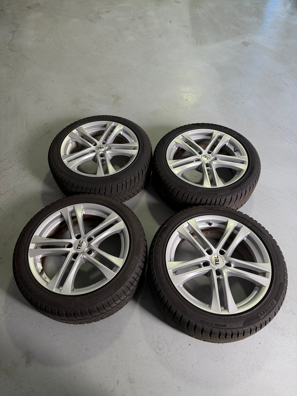 18 inch cupra formentor winterset winterbanden velgen, 18 inch, Banden en Velgen, 225 mm, Winterbanden