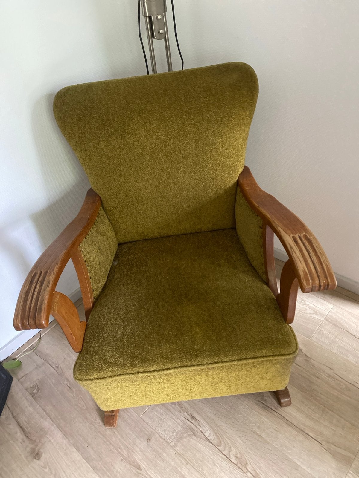 Vintage Groene Fauteuil met Houten Armleuningen, Antiek en Kunst, Ophalen