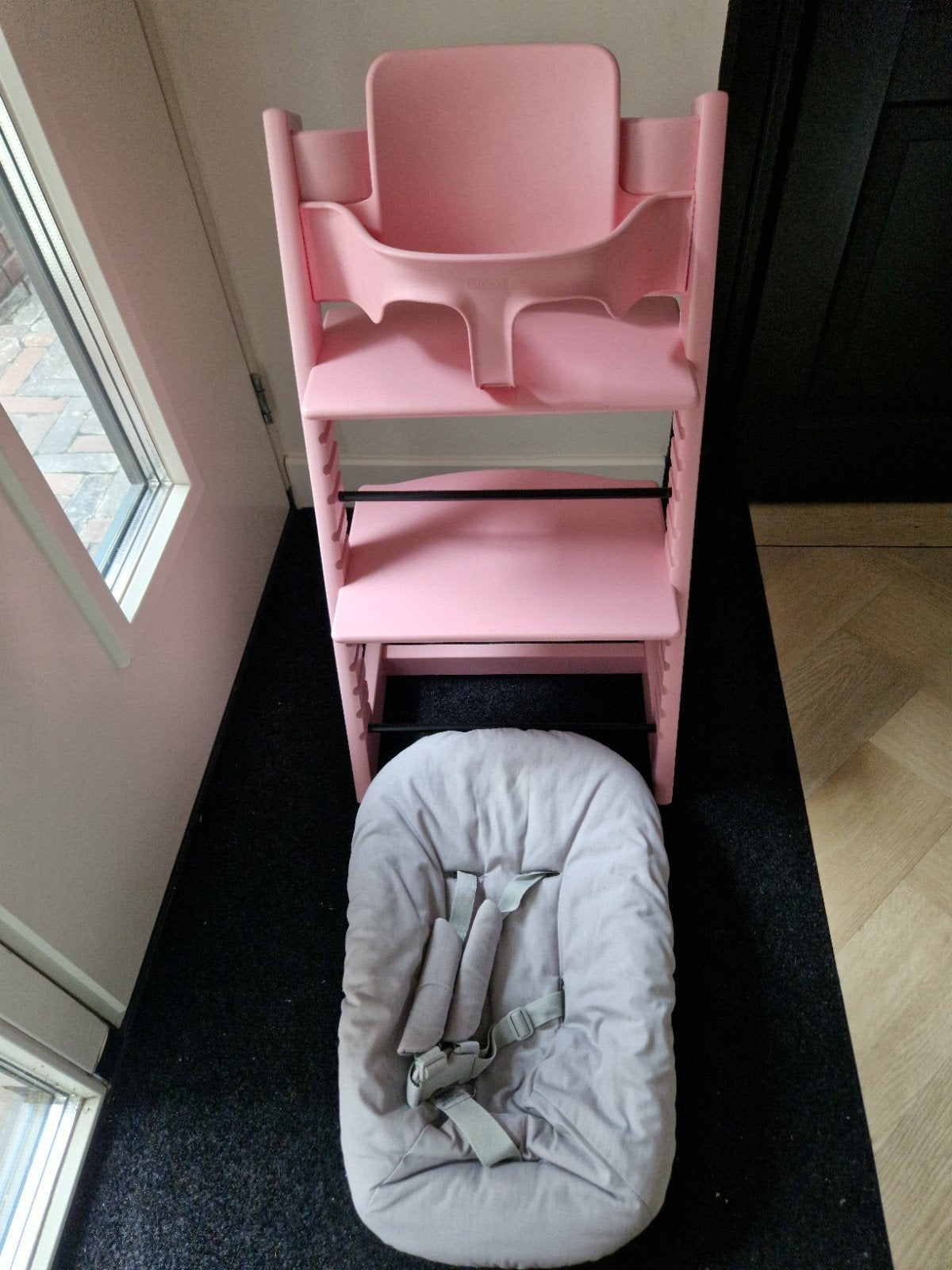 roze stokke tripp trapp / trip trap + babyset en newborn, Ophalen of Verzenden, Gebruikt, Meegroeistoel, Gordel(s)