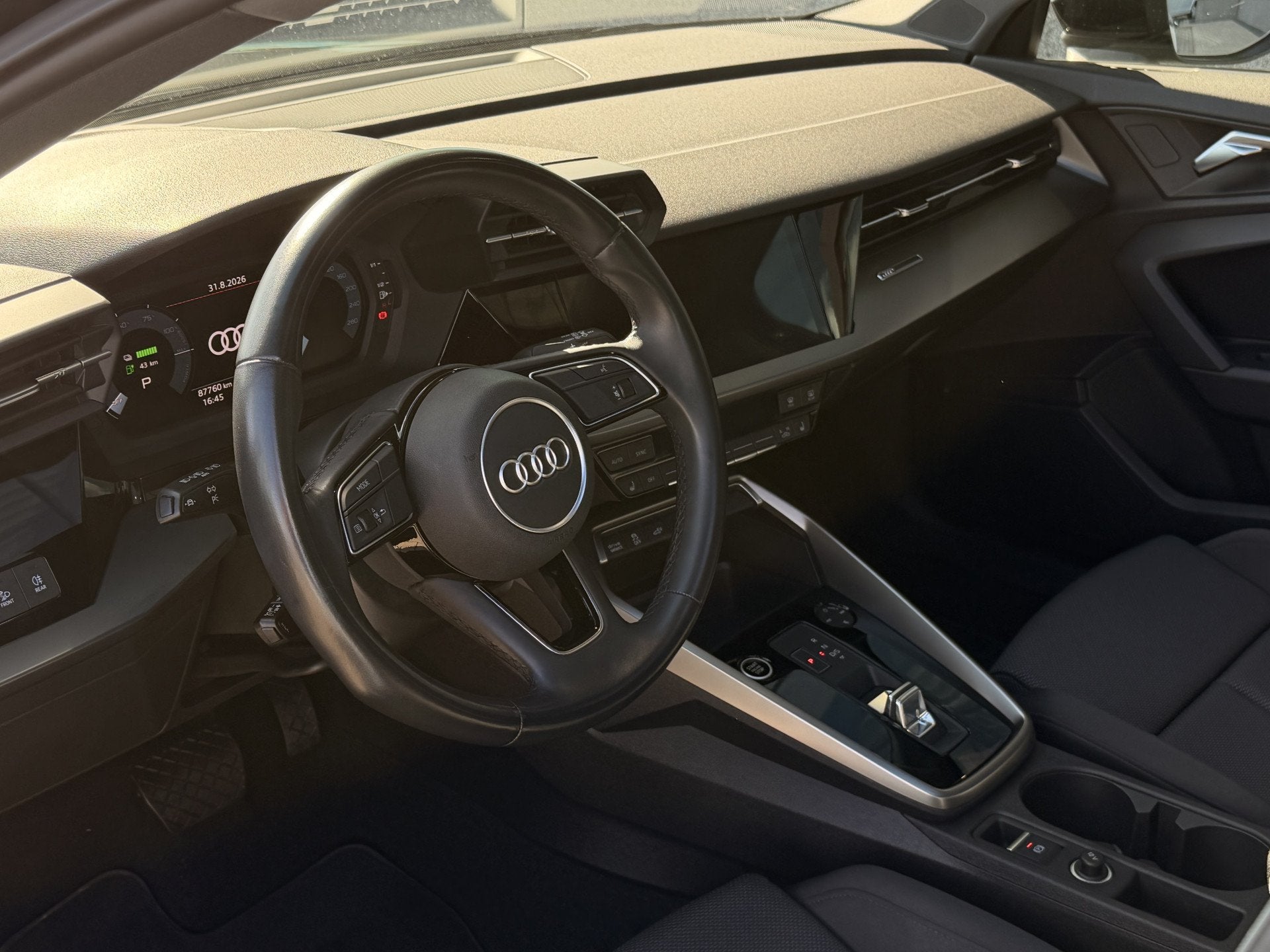 Audi A3 Sportback 40 TFSI e Edition | Pano | Cruise | Drive, Dealer onderhouden, Stof, Gebruikt, Zwart