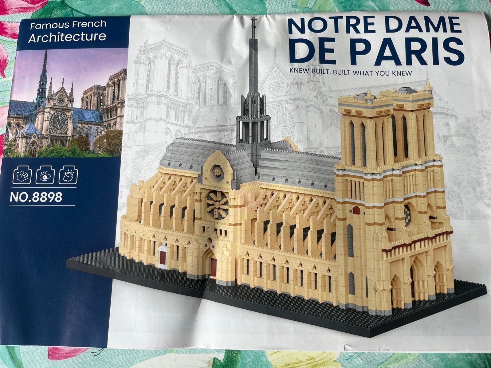 Notre Dame de Paris - Nieuw in gesealde zakjes, Ophalen of Verzenden, Nieuw, Overige merken