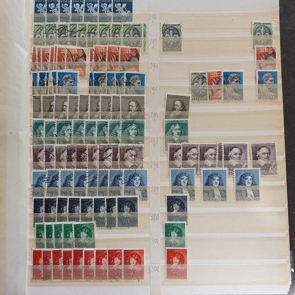 Oude postzegels Nederland in aantallen (5), Postzegels en Munten, Postzegels | Volle albums en Verzamelingen, Ophalen of Verzenden