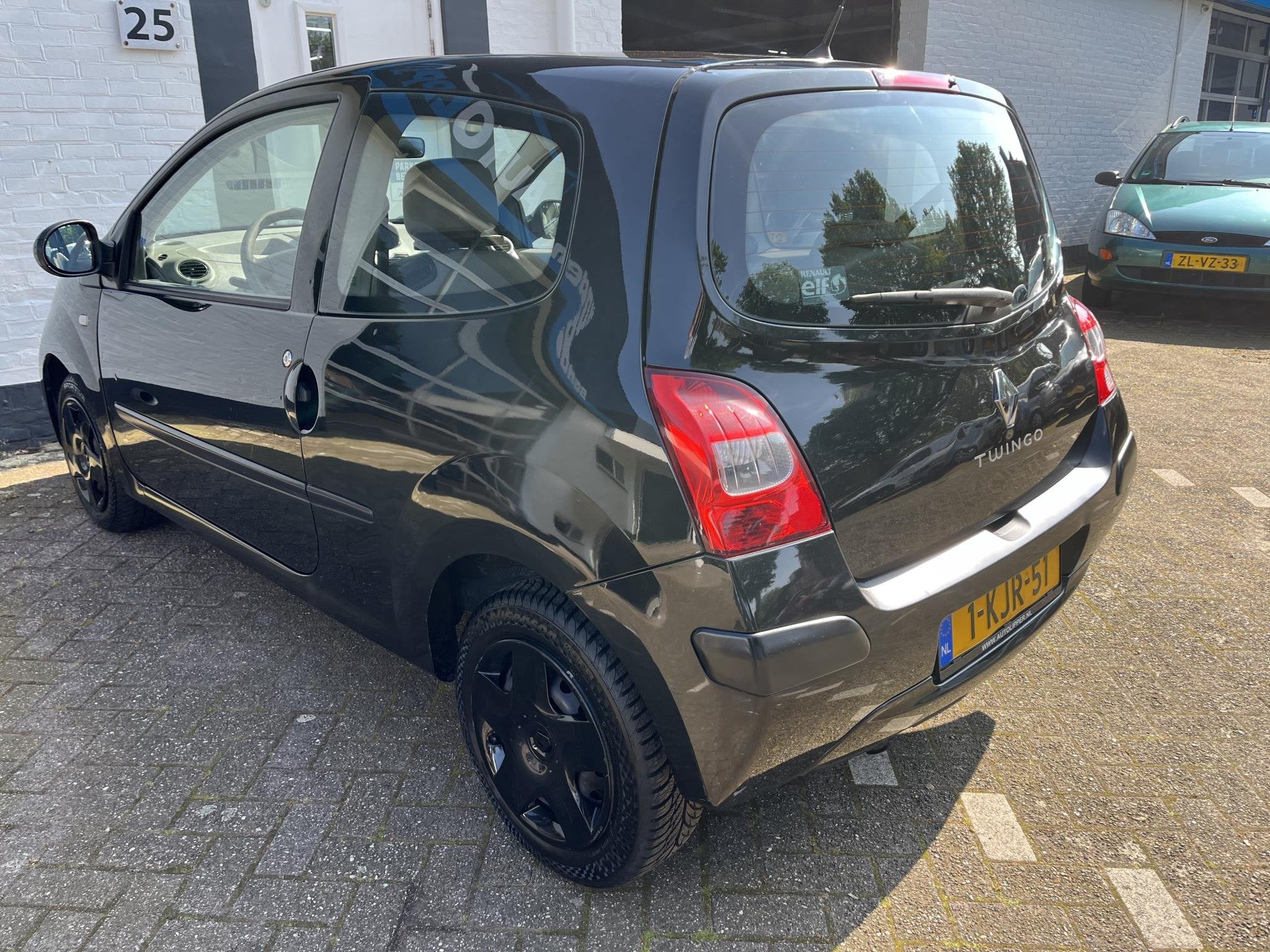 Renault Twingo 1.2-16V Authentique /Nieuwe apk/Nieuwe distri, Auto's, Renault, Voorwielaandrijving, Gebruikt, 31 €/maand, 4 cilinders