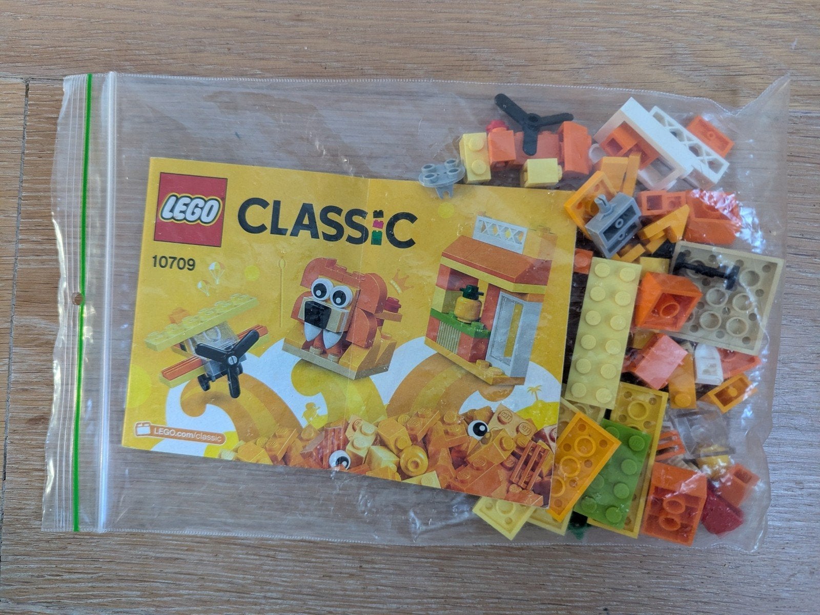 Lego classic 10709 oranje creatieve doos ( compleet ), Kinderen en Baby's, Speelgoed | Duplo en Lego, Gebruikt, Overige thema's