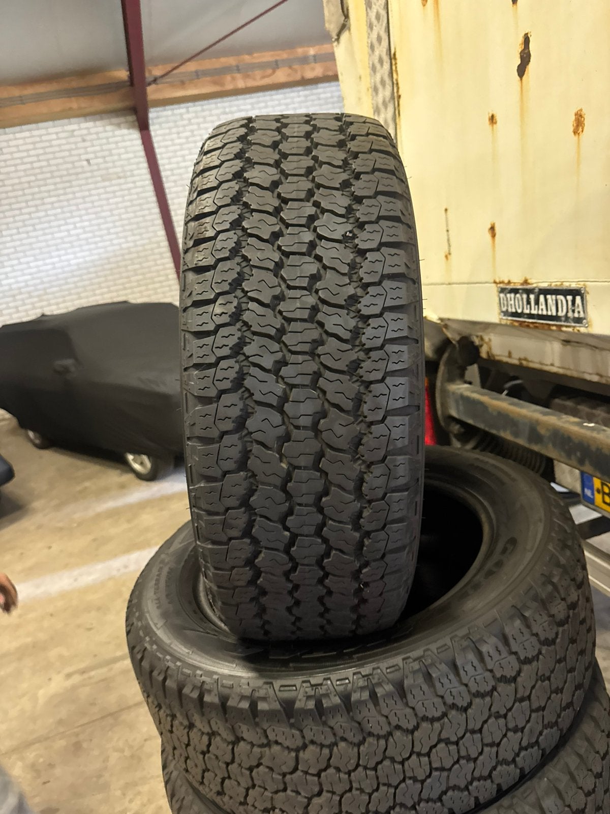 Goodyear Wrangler All-Terrain Adventure 255/60R20 5 banden!, Auto-onderdelen, Banden en Velgen, Ophalen, 255 mm, All Season, Band(en)