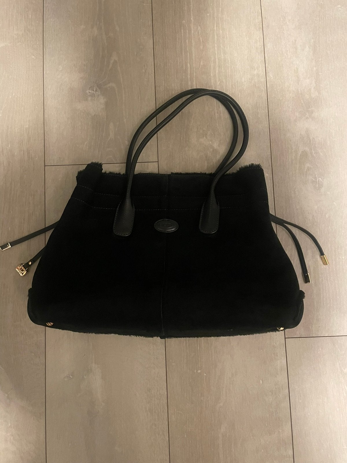 Zwarte suede Tod’s tas, Ophalen of Verzenden, Zo goed als nieuw, Zwart, Handtas