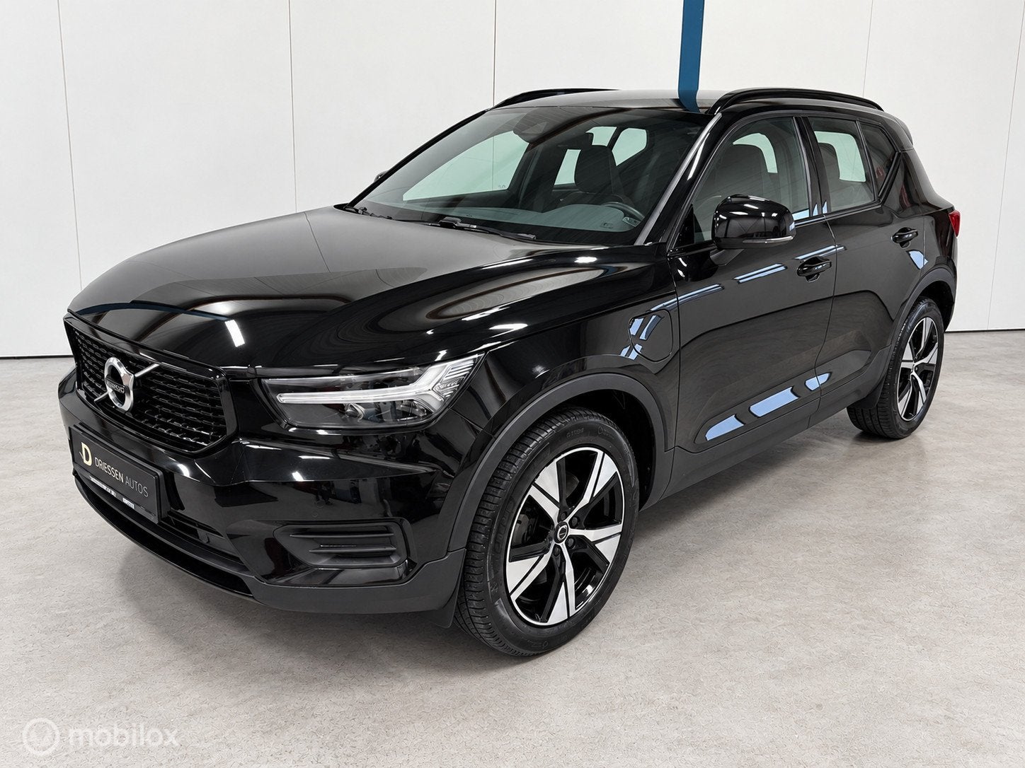 Volvo XC40 1.5 T5 Plug-in hybrid Plus Dark TREKHAAK, Gebruikt, Verwarmde buitenspiegels, Zwart, Bedrijf