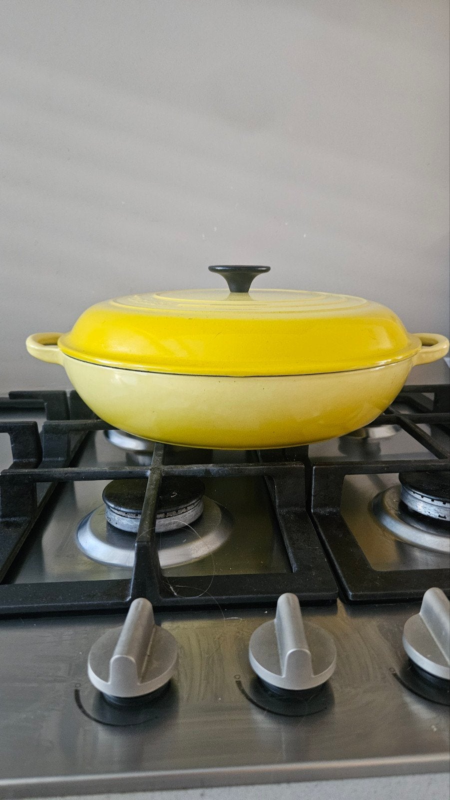 Le Creuset Braadpan Geel - Gietijzeren Ovenschaal 30cm, Ophalen, Geschikt voor inductie, Le Creuset, Zo goed als nieuw