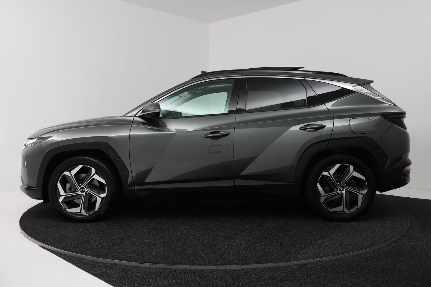 Hyundai Tucson 1.6 T-GDI PHEV Premium Sky 4WD (PANORAMADAK,, Automaat, 1350 kg, Gebruikt, Euro 6