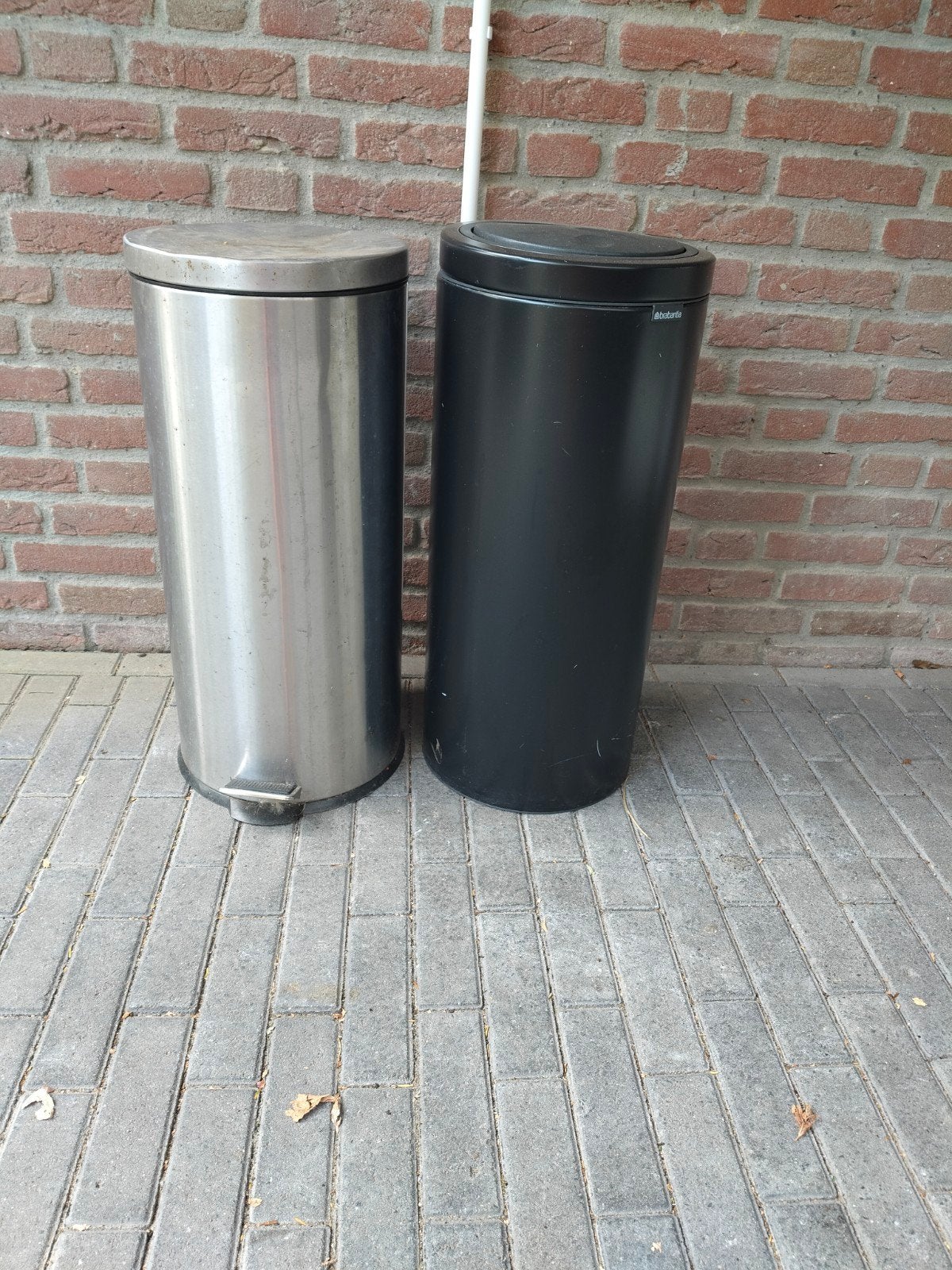 2 gratis prullenbakken, Huis en Inrichting, Woonaccessoires | Prullenbakken, 40 liter of meer, Ophalen, Kunststof