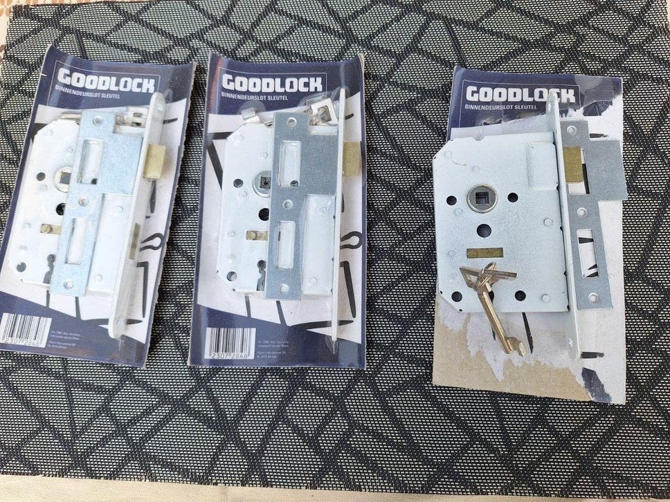 3 Nieuwe Binnendeursloten met Sleutel - Goodlock, Ophalen of Verzenden, Nieuw, Slot