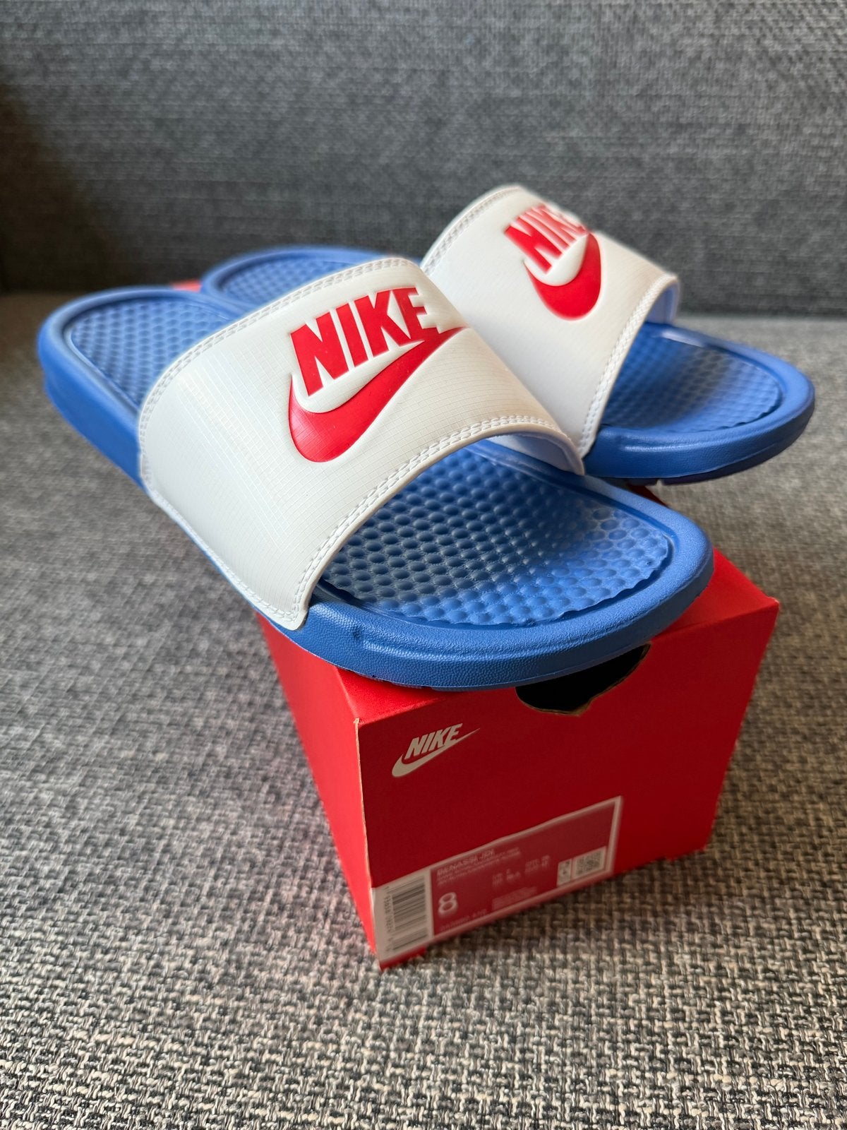 Nike Benassi JDI Slippers - Maat 41 - Nieuw met doos, Kleding | Heren, Schoenen, Slippers, Blauw, Nieuw, Ophalen of Verzenden