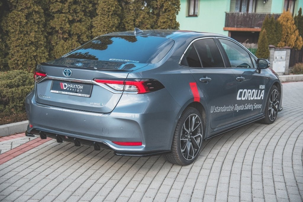 Voorlip spoiler sideskirt achterlip - Corolla Sedan 19+, Ophalen of Verzenden
