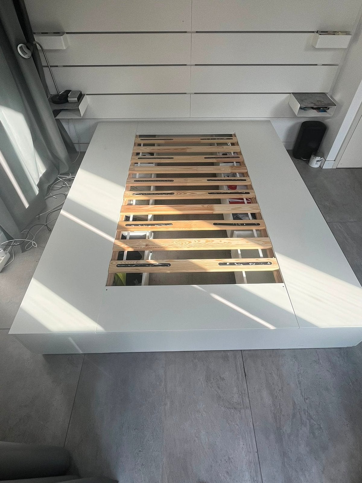 Te koop bedframe met opberglades 160 x 200, Ophalen, Wit, Tweepersoons, Zo goed als nieuw