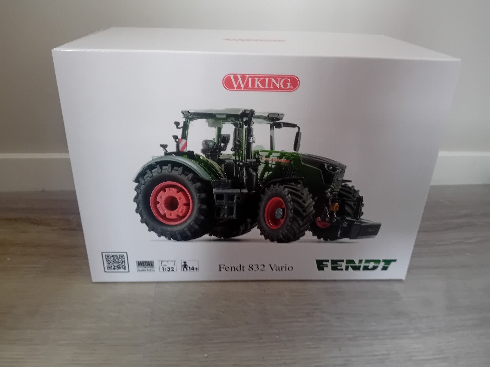 fendt 832 wiking 1:32 verbouwd, Ophalen of Verzenden, Zo goed als nieuw, Tractor of Landbouw, Overige merken