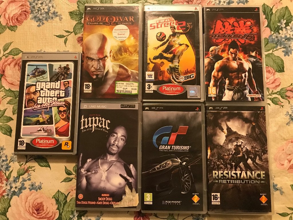7x PlayStation Portable Games plus Tupac, Spelcomputers en Games, Online, Gebruikt, Vanaf 18 jaar, Overige genres