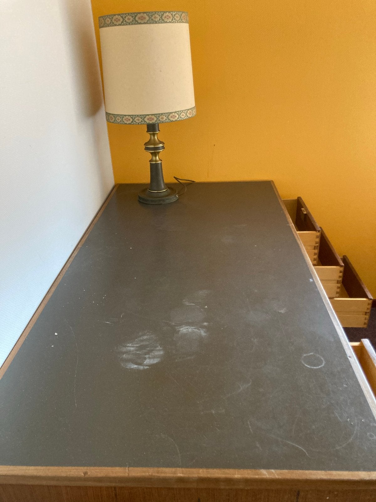 Vintage bureau met lades - Jaren '60 stijl, Huis en Inrichting, Bureaus, Ophalen, Overige typen, Gebruikt, Overige merken
