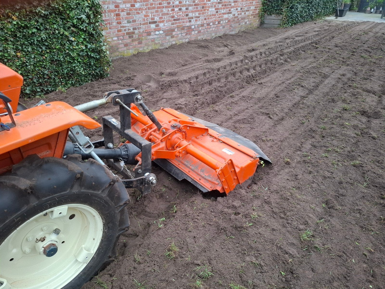Grondfrees tuinfrees minitractor, Ophalen