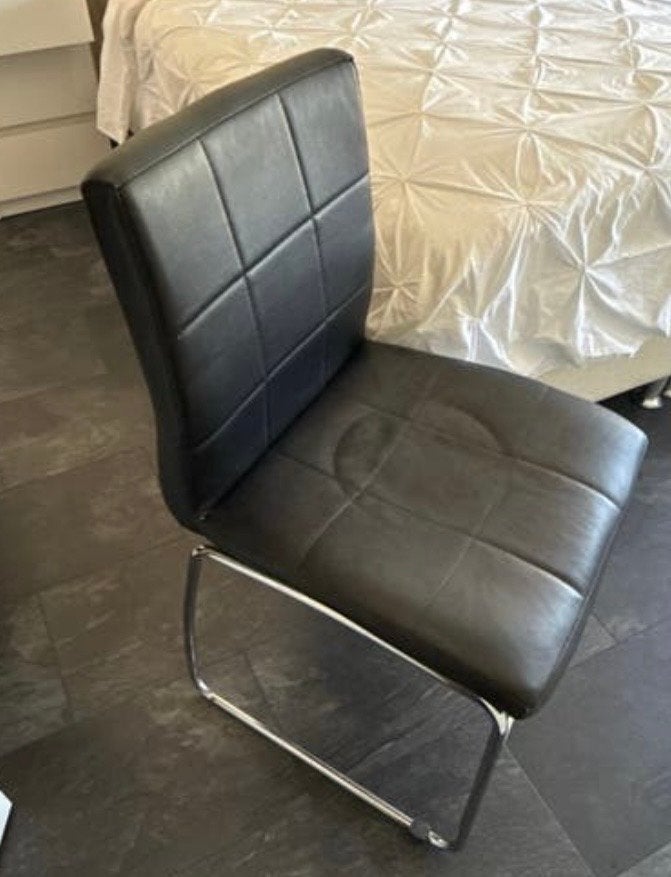 Zwarte leren stoel met chromen onderstel 4stuk, Huis en Inrichting, Ophalen, Gebruikt, Zwart, Leer