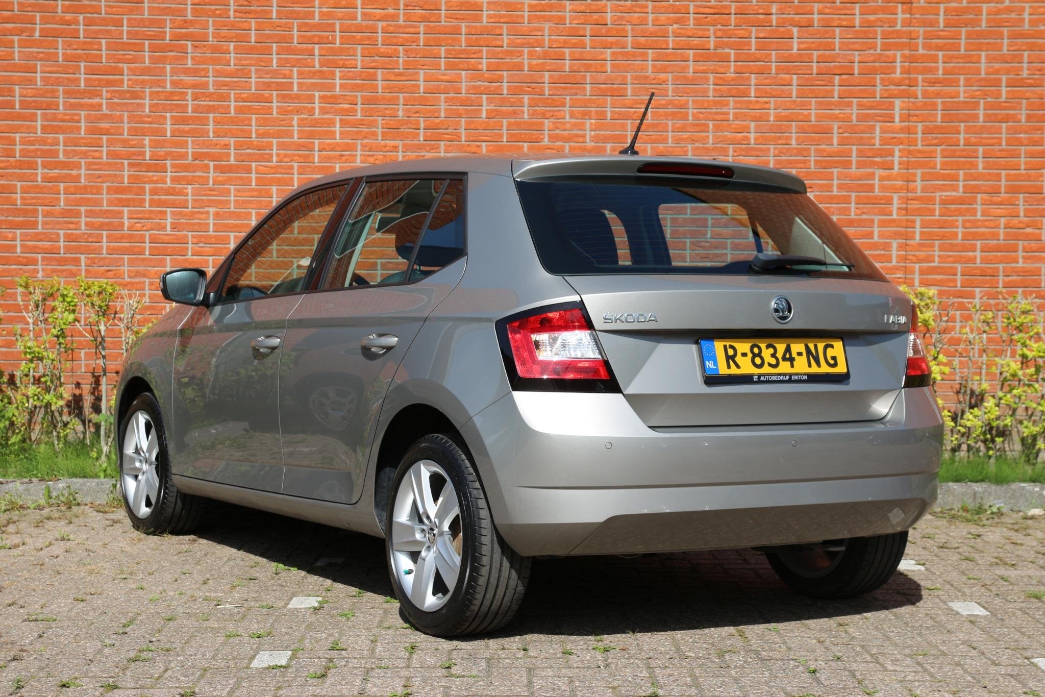 Skoda Fabia 1.0 Active | 5 deuren | Airco | Elek. ramen | Pa, Auto's, Dealer onderhouden, Stof, Euro 6, 540 kg
