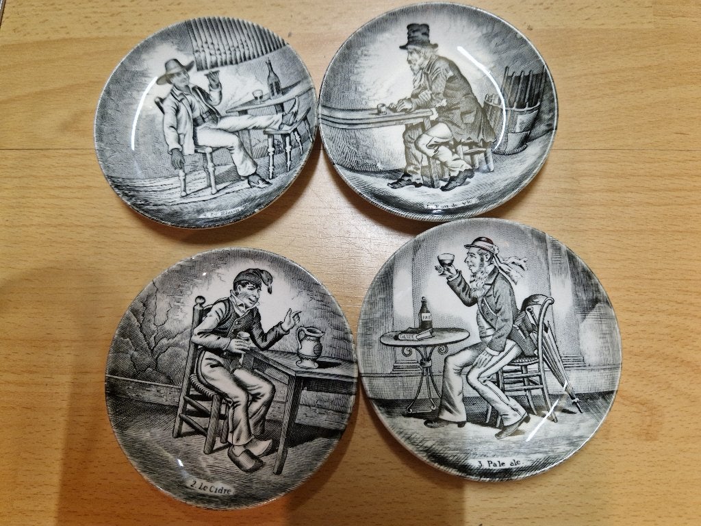 Royal Sphinx Maastricht 4x vintage bordjes – drankserie, Ophalen