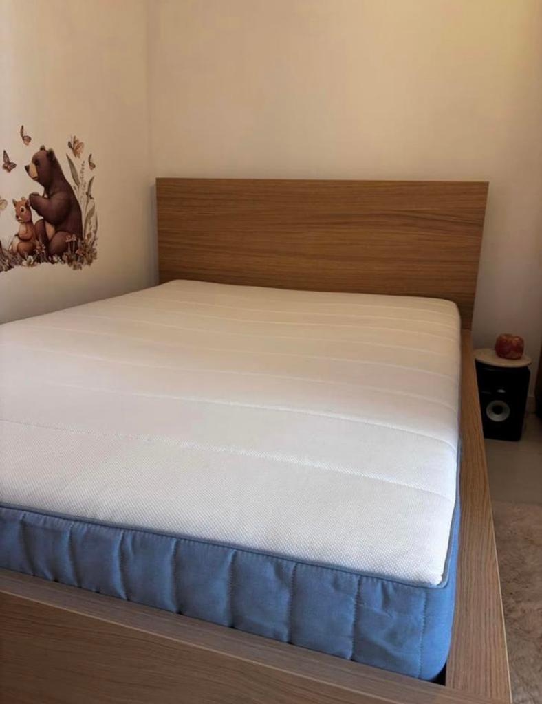 Malm bed + matras nieuw 140 x 200, Ophalen of Verzenden, Zo goed als nieuw, Tweepersoons