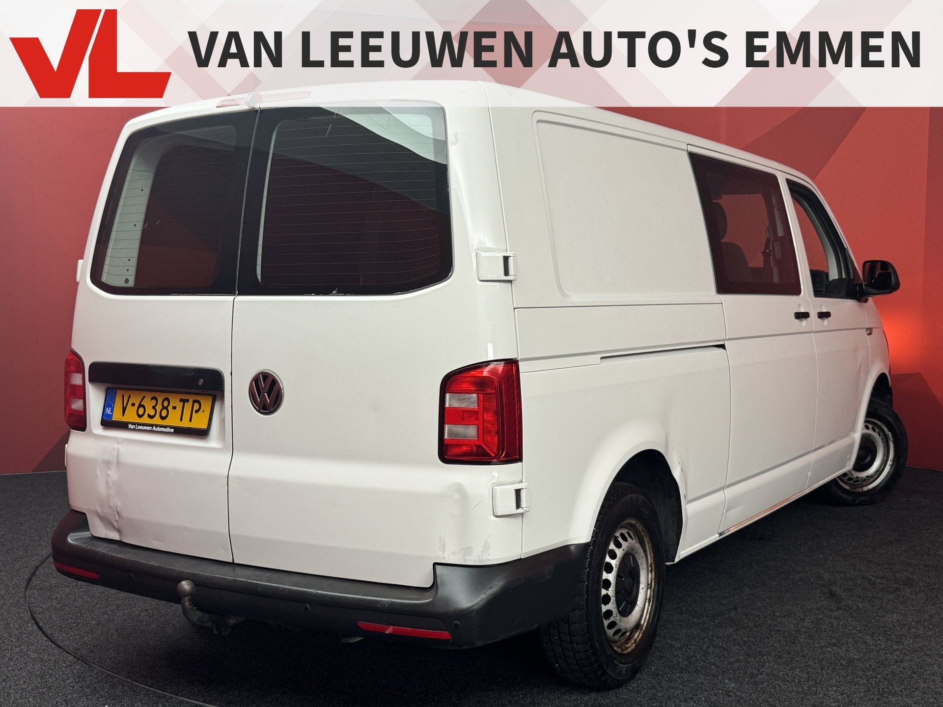 Foto 2 van Volkswagen Transporter 2.0 TDI L2H1 DC | Airco | Cruise | Tr