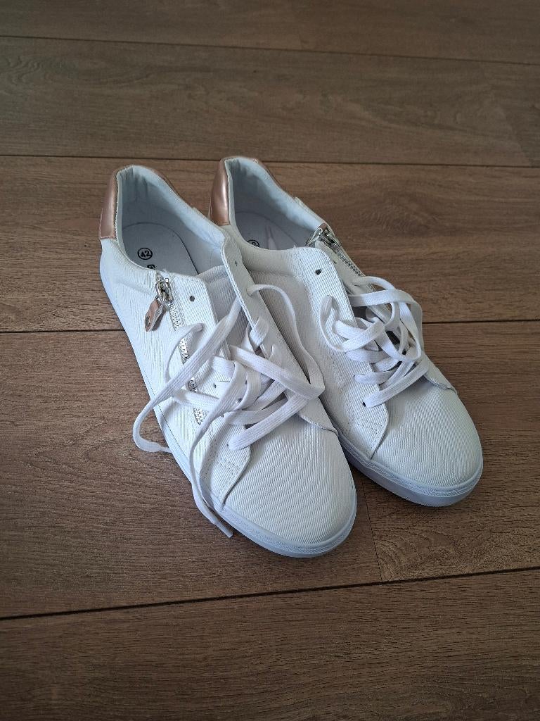 Witte sneakers maat 42 merk Graceland, Wit, Ophalen of Verzenden, Graceland, Sneakers of Gympen