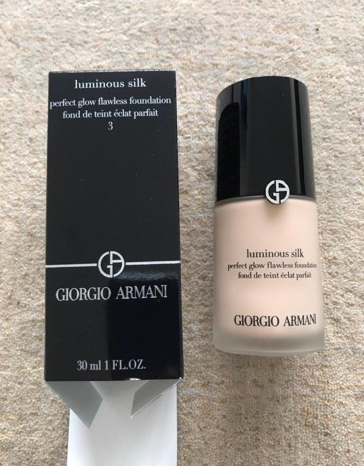 Giorgio Armani luminous silk perfect glow flawless 3, Overige kleuren, Gehele gezicht, Nieuw, Ophalen of Verzenden
