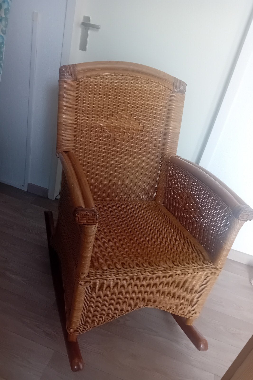 Rotan schommelstoel, Huis en Inrichting, Ophalen, Gebruikt, Bruin, Riet of Rotan