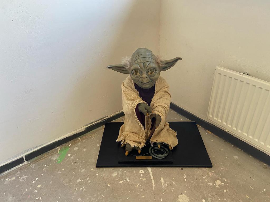 Star wars Yoda Illusive concepts 1:1 prop replica, Verzamelen, Star Wars, Zo goed als nieuw, Beeldje of Buste, Ophalen