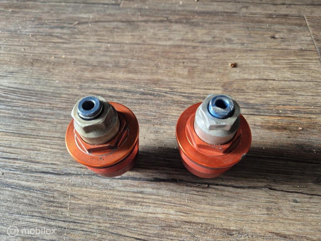 Voorvorkverstellers doppen bovenkant showa 748 916 996 998, Motoren, Gebruikt, Factorystore.service@ducati.com, Ophalen of Verzenden