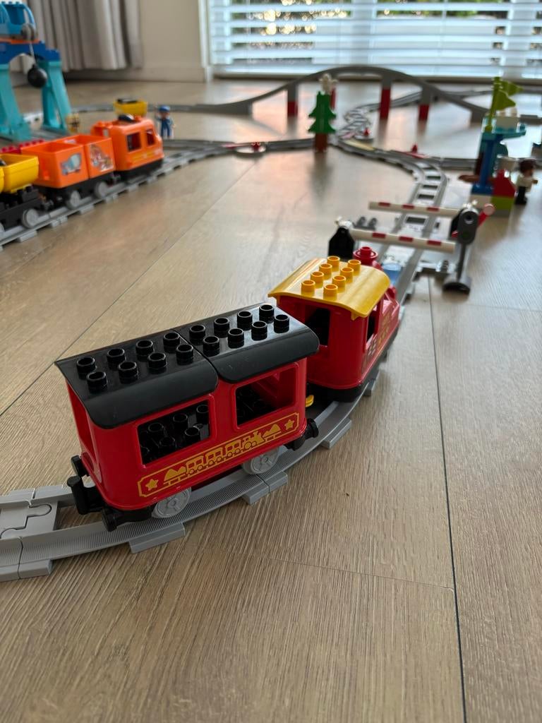 LEGO Duplo goederentrein 10875 + Stroomtrein 10874, Kinderen en Baby's, Speelgoed | Duplo en Lego, Ophalen, Gebruikt, Duplo, Inclusief accessoires