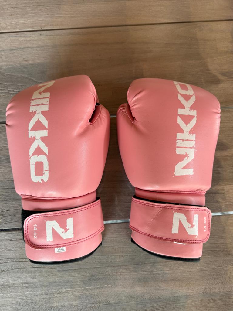 Nikko 14 oz bokshandschoenen Roze, Ophalen of Verzenden, Zo goed als nieuw, Bokshandschoenen