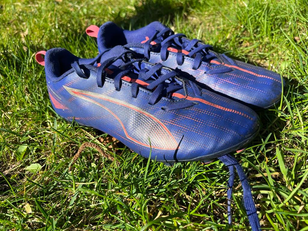 Voetbalschoenen Maat 38, Maat XS of kleiner, Ophalen of Verzenden, Gebruikt, Schoenen