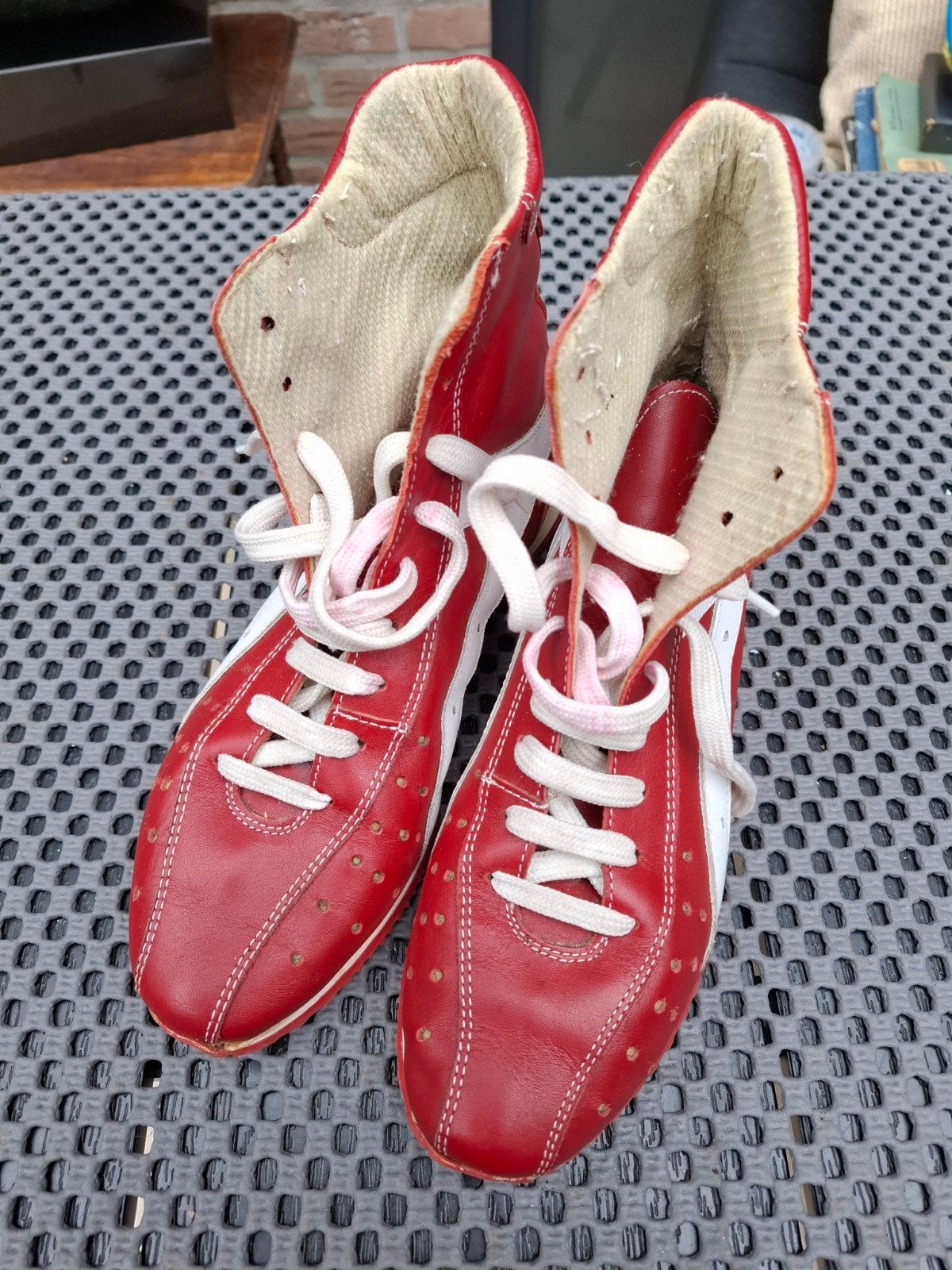 Vintage ,Rode Sportschoenen, maat 41 - Every 1, Kleding | Dames, Schoenen, Ophalen of Verzenden, Rood, Overige typen