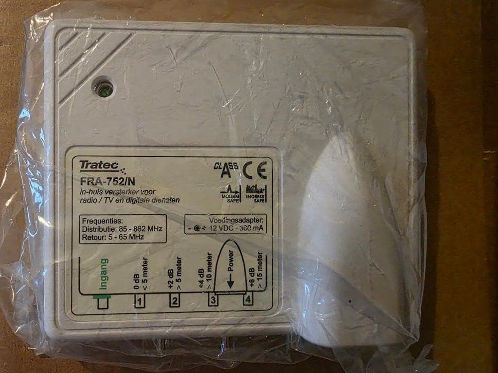 Tratec FRA-752N TV Versterker voor 4 TV's, Audio, Tv en Foto, Versterkers en Receivers, Ophalen of Verzenden
