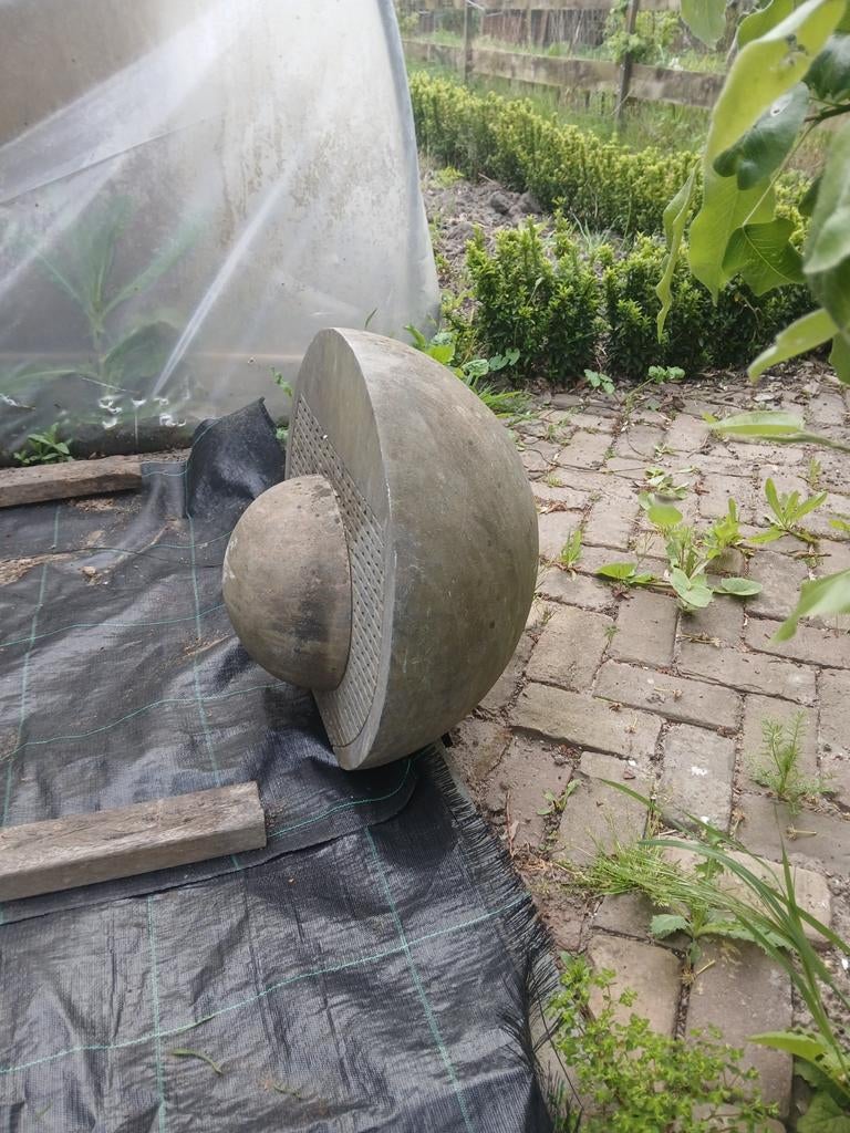 Te koop: Water onrament bol van massief hard steen, Tuin en Terras, Waterpartijen en Fonteinen, Ophalen of Verzenden, Gebruikt