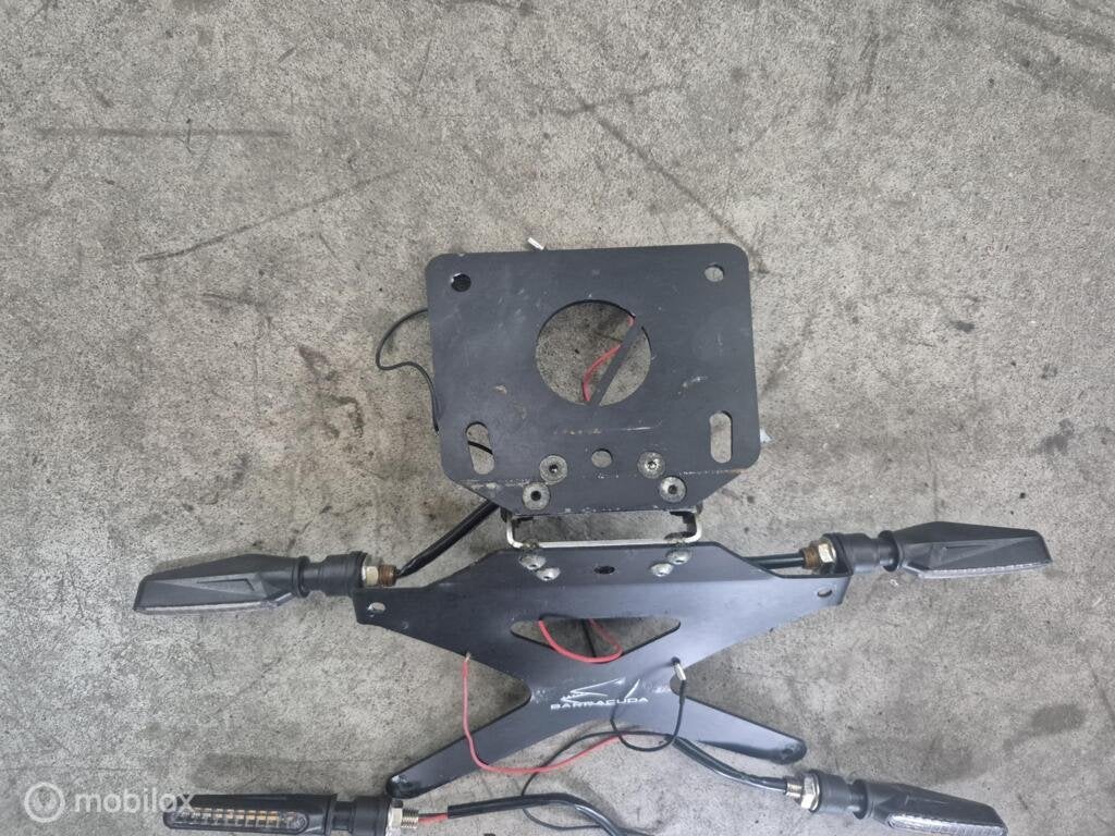 Kentekenplaathouder led knipperlichten Monster achterkant, Gebruikt, Factorystore.service@ducati.com, Ophalen of Verzenden, Via Antonio Cavalieri Ducati, 74/5, 74/6, 40132 Bologna BO