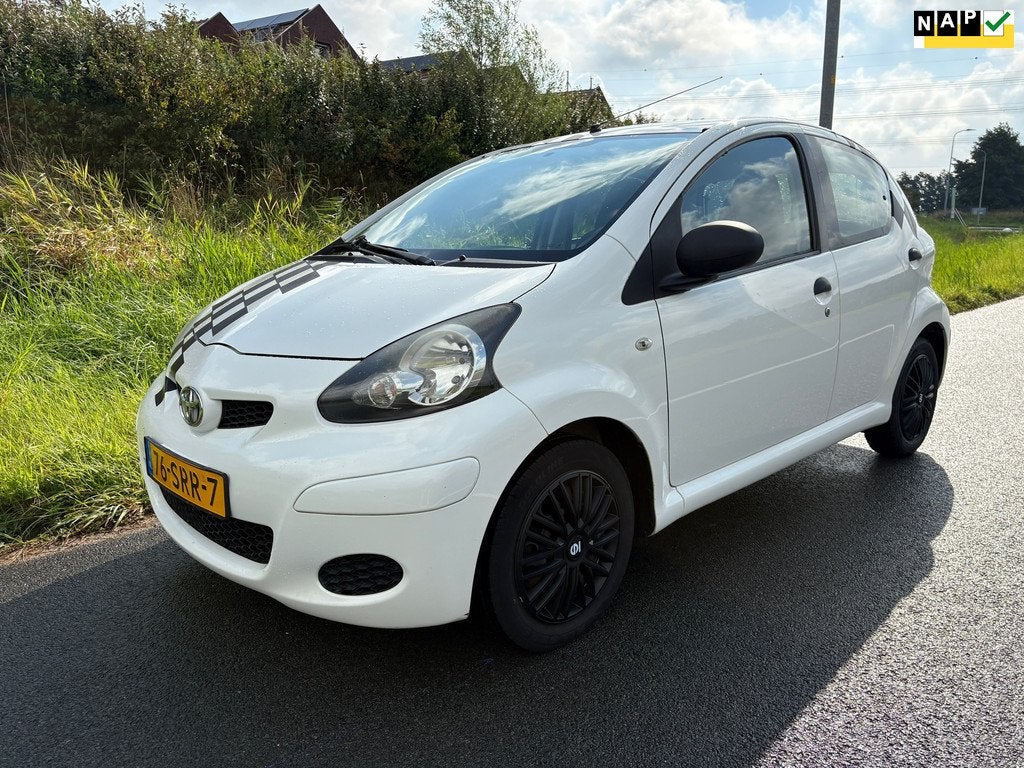Toyota Aygo Toyota Aygo 1.0-12V Now | 2011 | 174.000KM NAP |, Auto's, Toyota, Euro 5, Stof, Gebruikt, Zwart