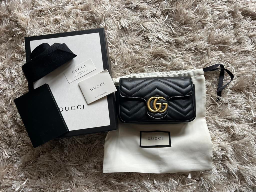 Full set - Gucci GG Marmont Mini zwarte Schoudertas, Sieraden, Tassen en Uiterlijk, Tassen | Damestassen, Schoudertasje, Zwart