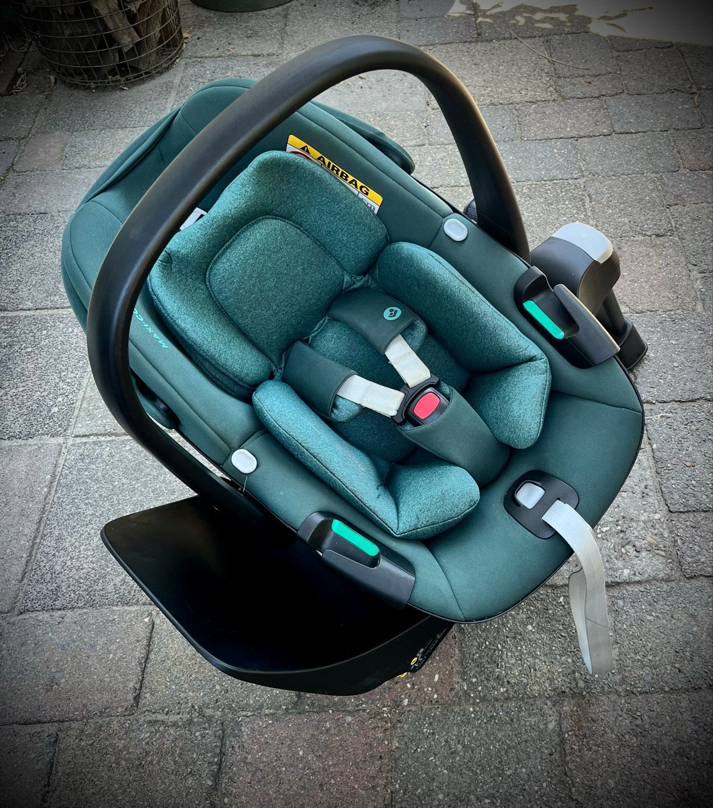 Maxi-Cosi Pebble 360 met FamilyFix 360 onderstel, Kinderen en Baby's, Ophalen, Zijbescherming, Zo goed als nieuw, Isofix